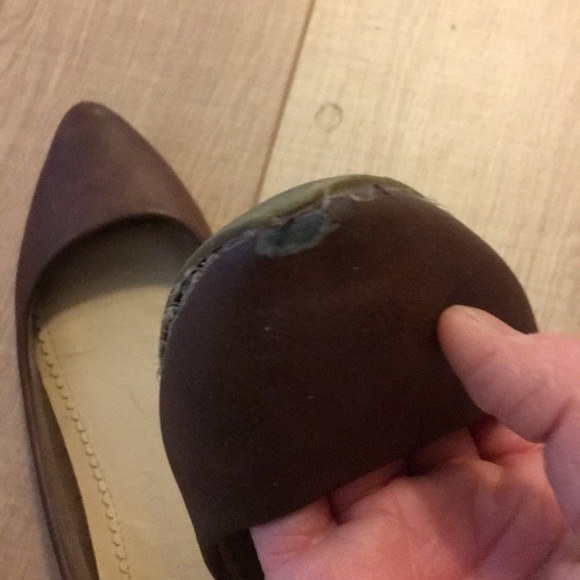 Elegant, classy maroon colored flats! - Picture 5 of 5